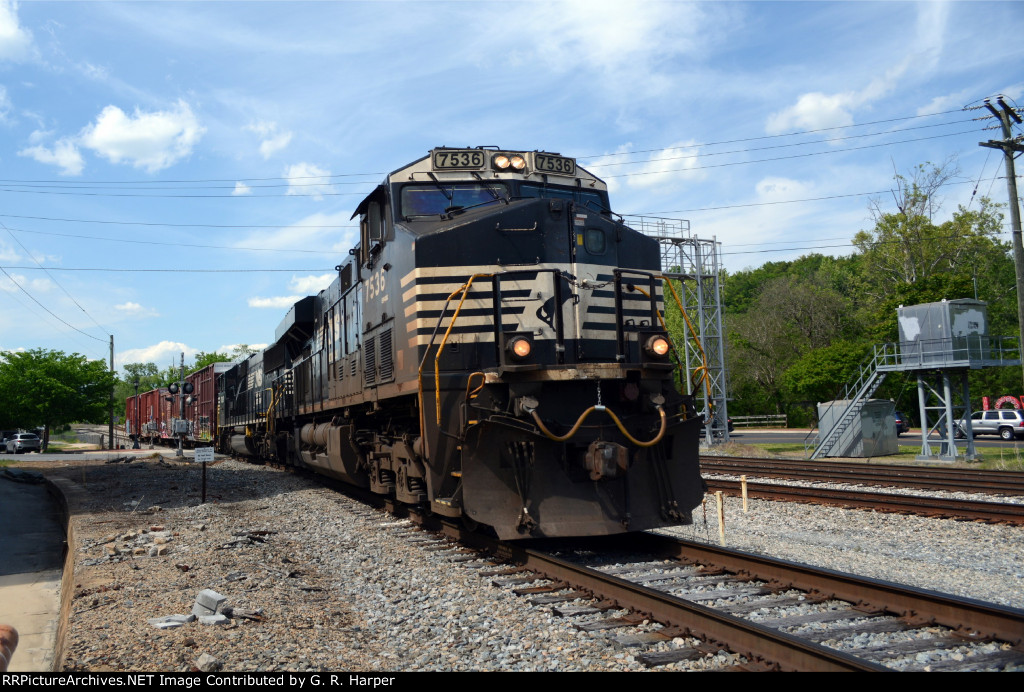 NS yard job E19 crosses Washington St. and starts the climb up the hill from the James River valley